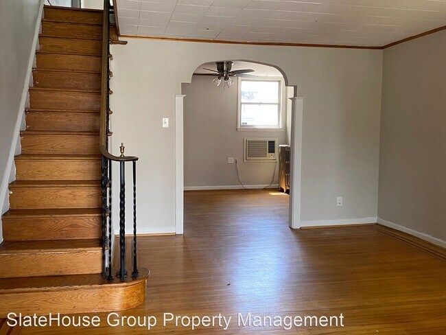 Building Photo - 3 br, 1 bath House - 2650 S 65th St