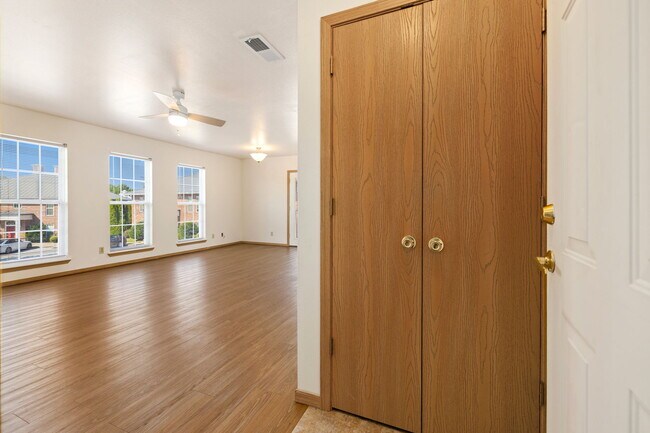 22-web-o-mls-01ps - Robinson Park Apartments