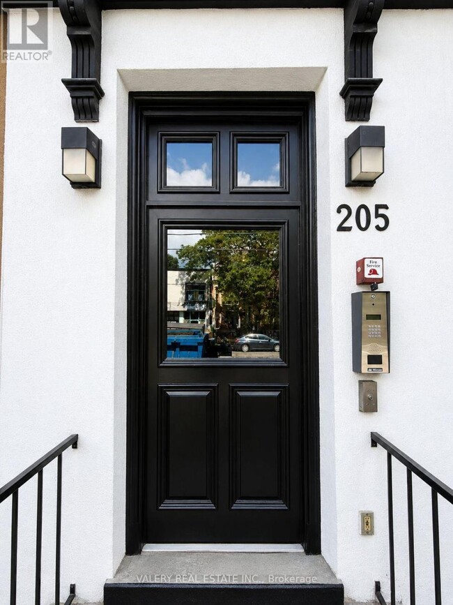 Building Photo - 205 Gerrard St E