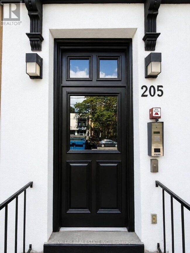 Photo du bâtiment - 205 Gerrard St E