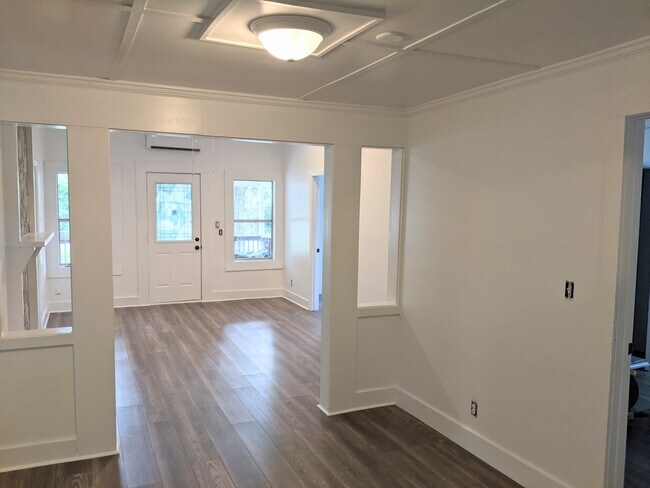 Building Photo - 255 NE Audie Terrace