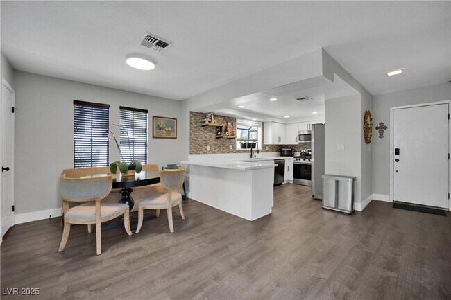 Foto del edificio - 3959 Salisbury Pl