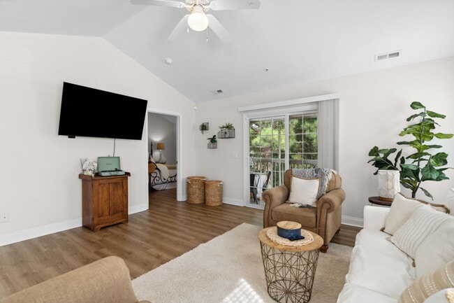 Building Photo - 1422 Willoughby Park Ct