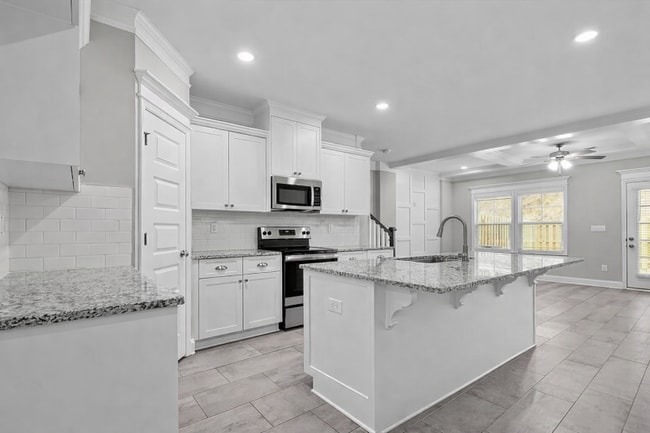 Foto del edificio - 1080 Linsmore Ave