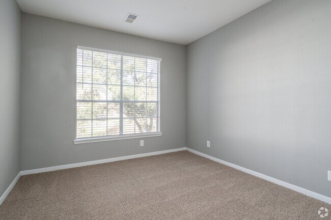 Foto del edificio - Not Your Basic Apartment!