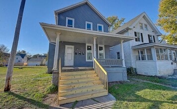 Building Photo - 1409 Bever Ave SE