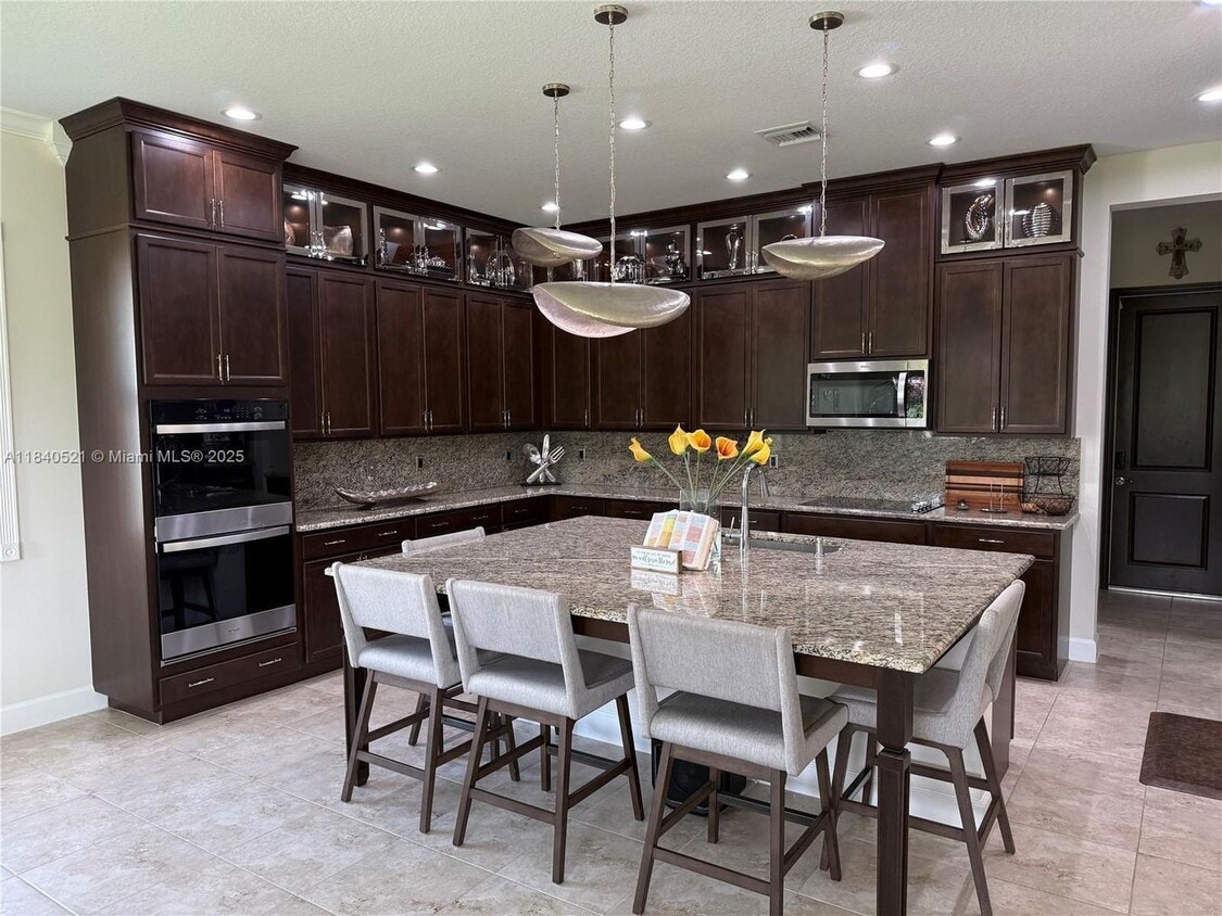 Foto principal - 14814 Wildwood Cir