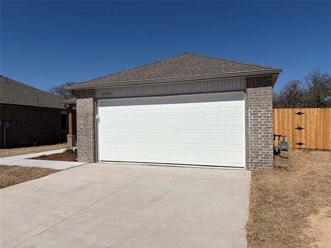 Building Photo - 10005 SW 38th St