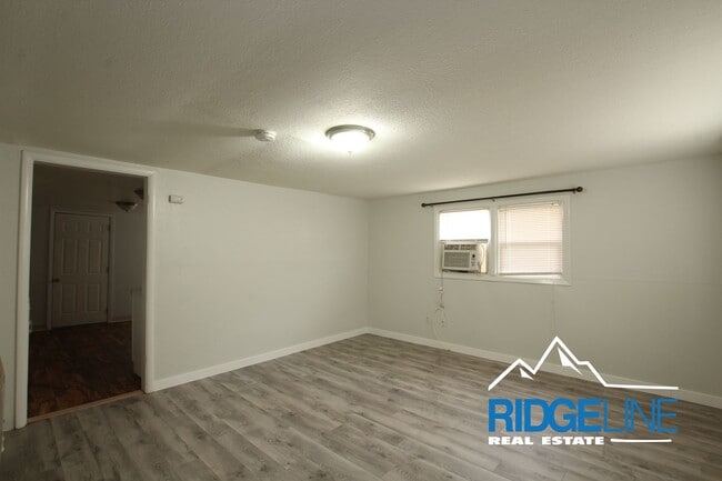 Building Photo - Great Smaller Home for Lease!