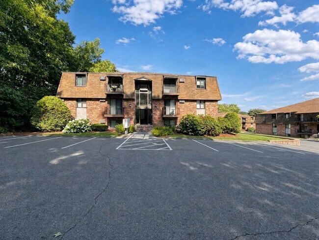 Foto del edificio - 645 W Lowell Ave