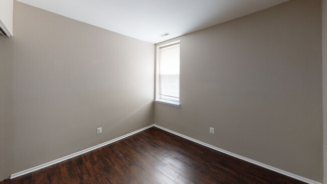 Building Photo - 924 E Passyunk Ave