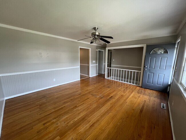 Foto del edificio - 8460 Robinson St