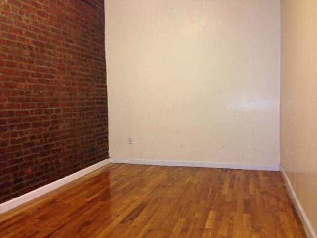 Building Photo - 116 Macdougal St