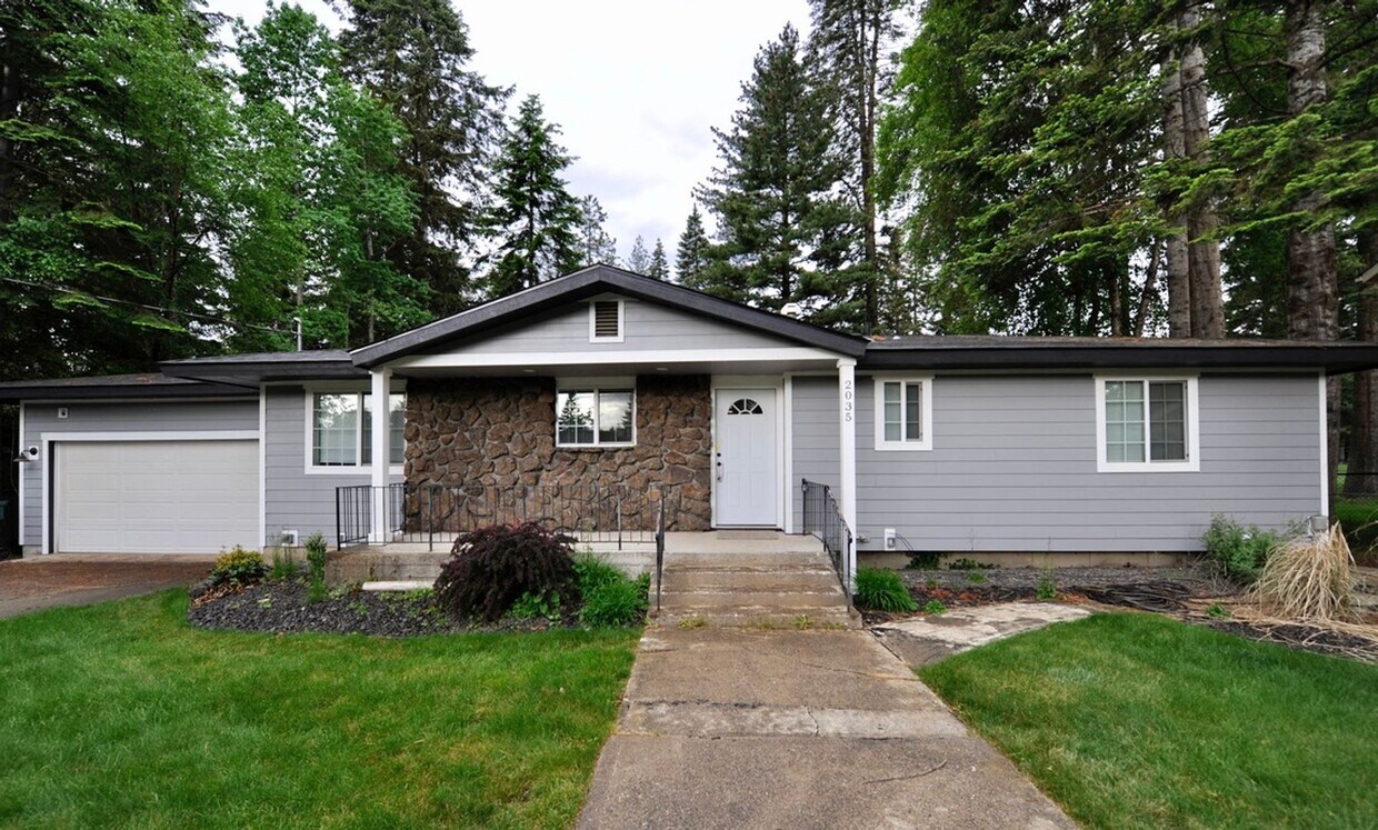 Foto principal - Avondale 3rd Fairway- 5 bedroom 3 bath, RV...