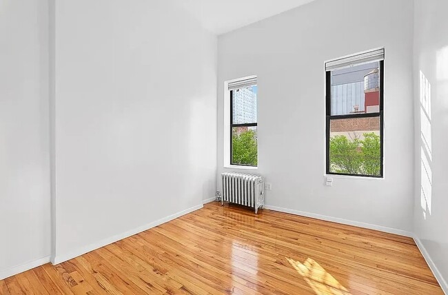 Building Photo - 122 Norfolk St