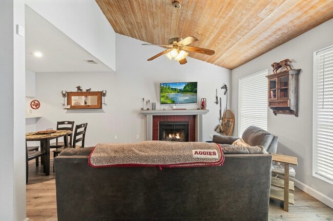 Building Photo - 1501 Stallings Dr