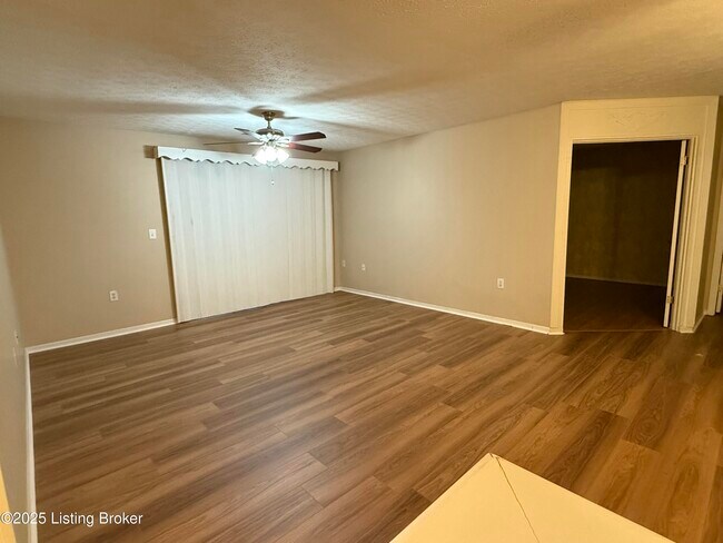 Foto del edificio - 10305 Trotters Pointe Dr