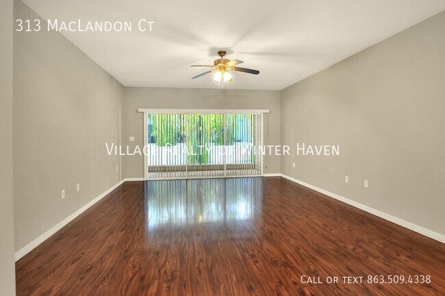 Foto del edificio - Luxury Townhome in Lakefront Community