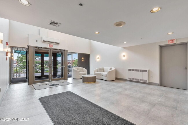 Building Photo - 525 Ocean Blvd
