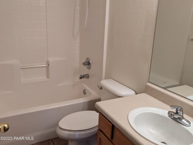 Foto del edificio - 6101 N Reata Dr