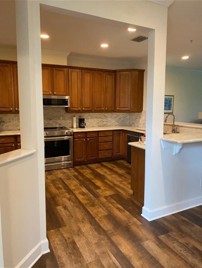 Foto del edificio - 2320 Water Oaks Ln