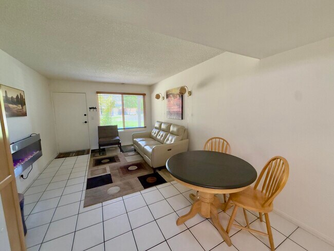 Building Photo - 9641 Spyglass Ave