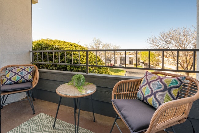 Building Photo - Puerta Del Sol