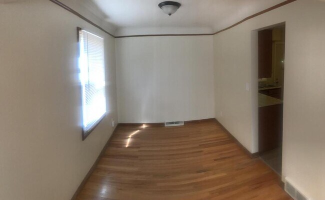 Foto del edificio - 4148 E. 187th Street