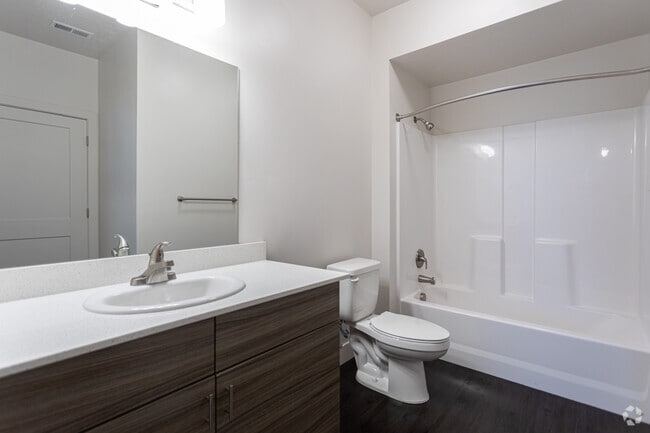 Interior Photo - Haxton