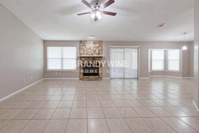 Foto del edificio - 7658 Collins Ridge Blvd