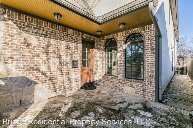 Building Photo - 3 br, 2.5 bath House - 3920 Byers Avenue