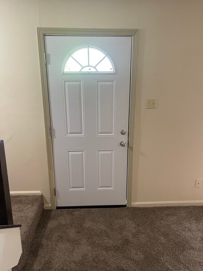 Foto del edificio - 2117-2117 7 Oaks Dr