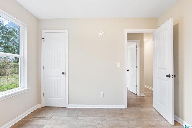 Foto del edificio - 1250 Vivian St SW
