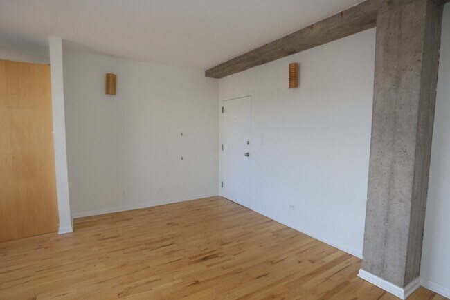 Foto del edificio - 4630 N Beacon St