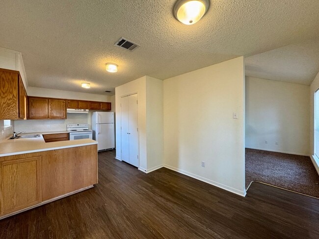 Building Photo - 632park