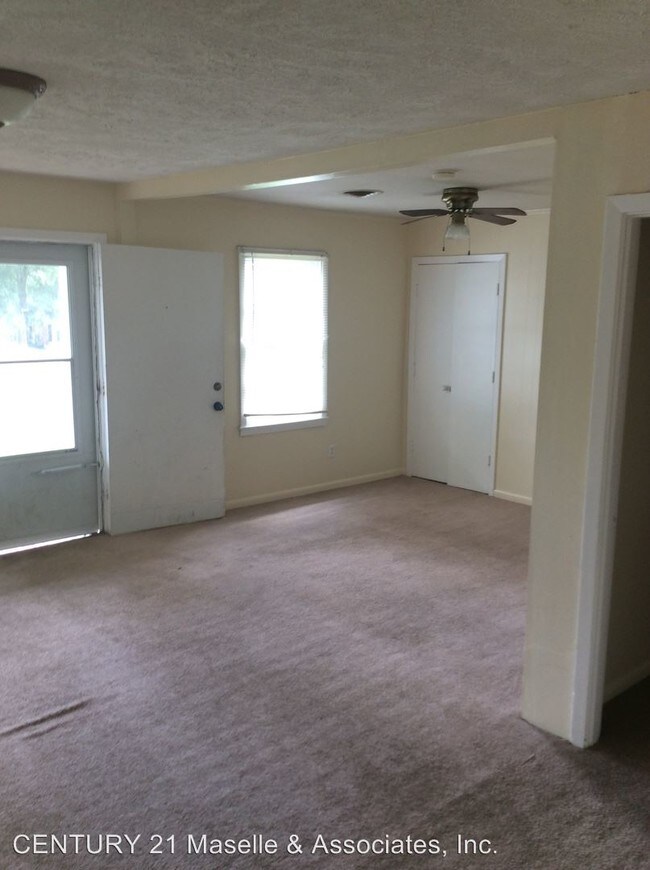 Building Photo - 3 br, 1 bath House - 111 McRaven