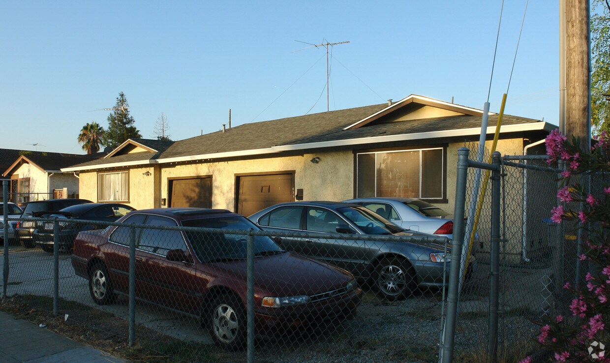 Primary Photo - 451-453 S Capitol Ave