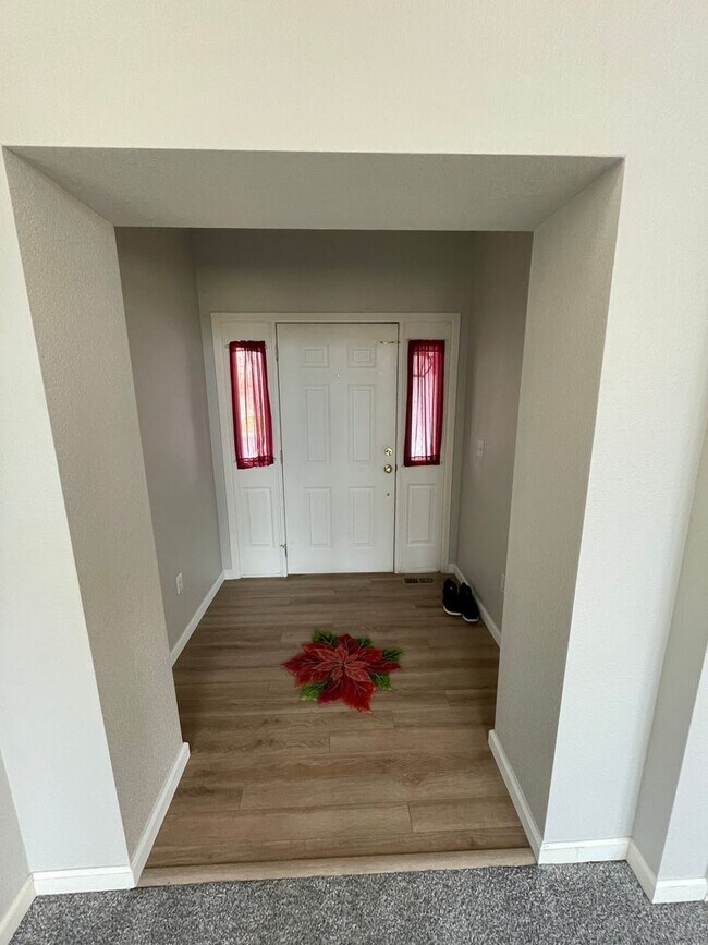 Building Photo - 11942 Eudora Dr