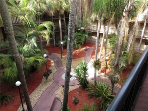 Building Photo - 10835 SW 112th Ave