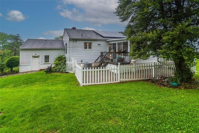 Foto del edificio - 37 Clover Hill Dr