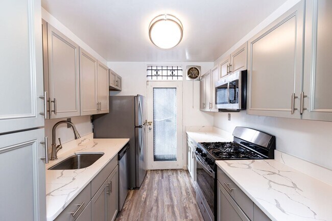 Foto del edificio - Large SW DC Townhome with Parking