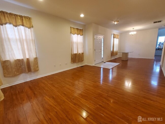 Building Photo - 202 Alder Ct