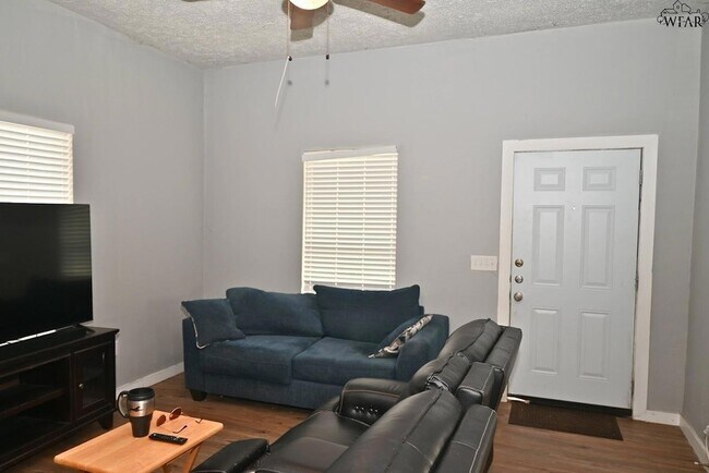 Building Photo - 1908 10th St