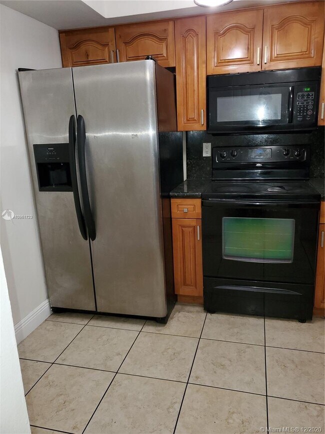 Building Photo - 3561 SW 117th Ave