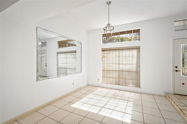 Building Photo - 3815 Bartons Ln