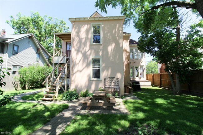 Building Photo - 2599 Glen Echo Dr