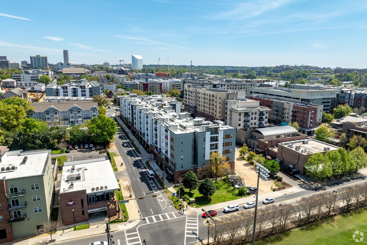 833 W Saint Augustine St - Statehouse Woodward