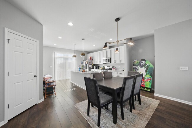 Building Photo - 810 Finley Dr