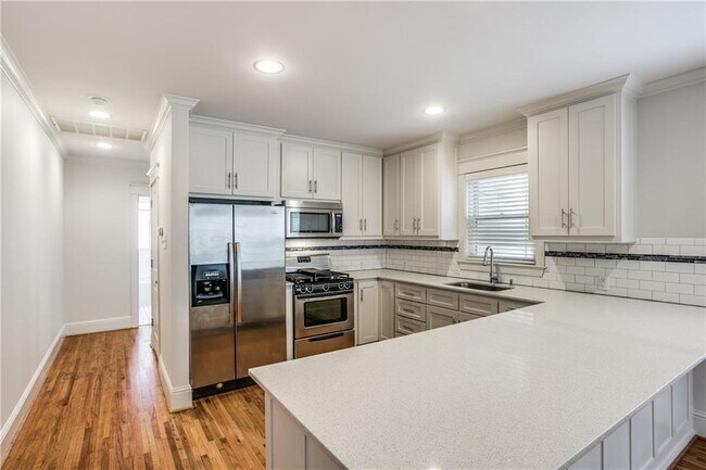 Building Photo - Historic 1bd|1ba -  Winnetka Heights Residence Near Bishop Arts