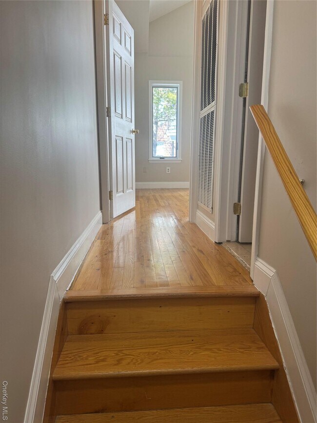 Foto del edificio - 3177 Wissman Ave